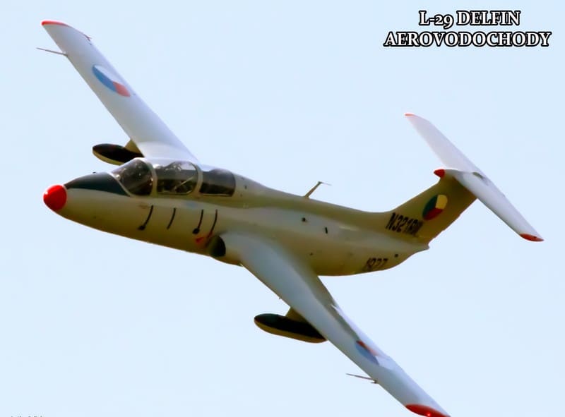 AERO L-29 DELFIN