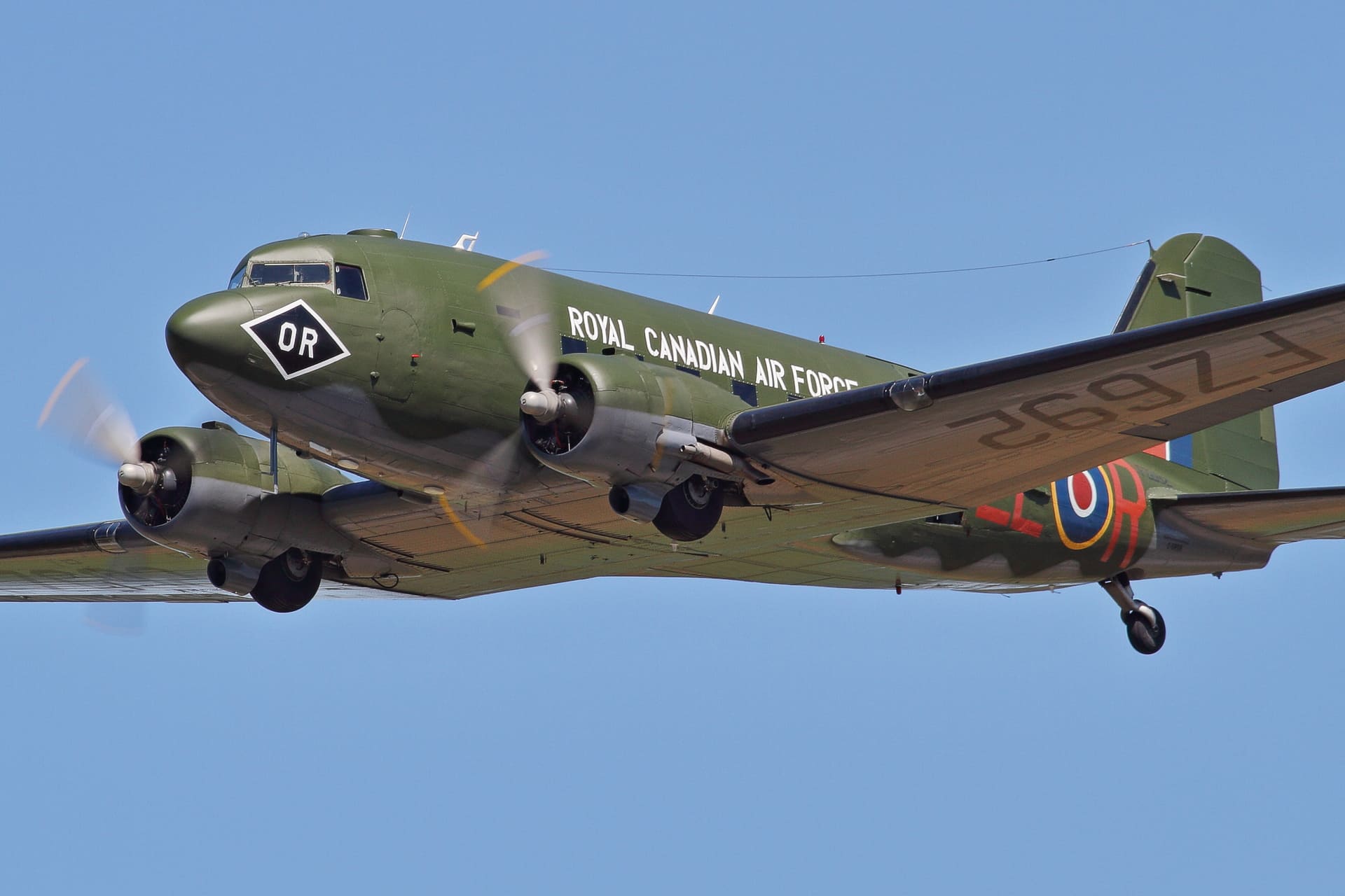 C-47 DAKOTA | Spectacle Aérien International de Bagotville